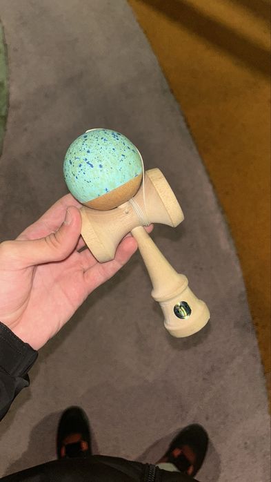 Kendama Krom x Sweets
