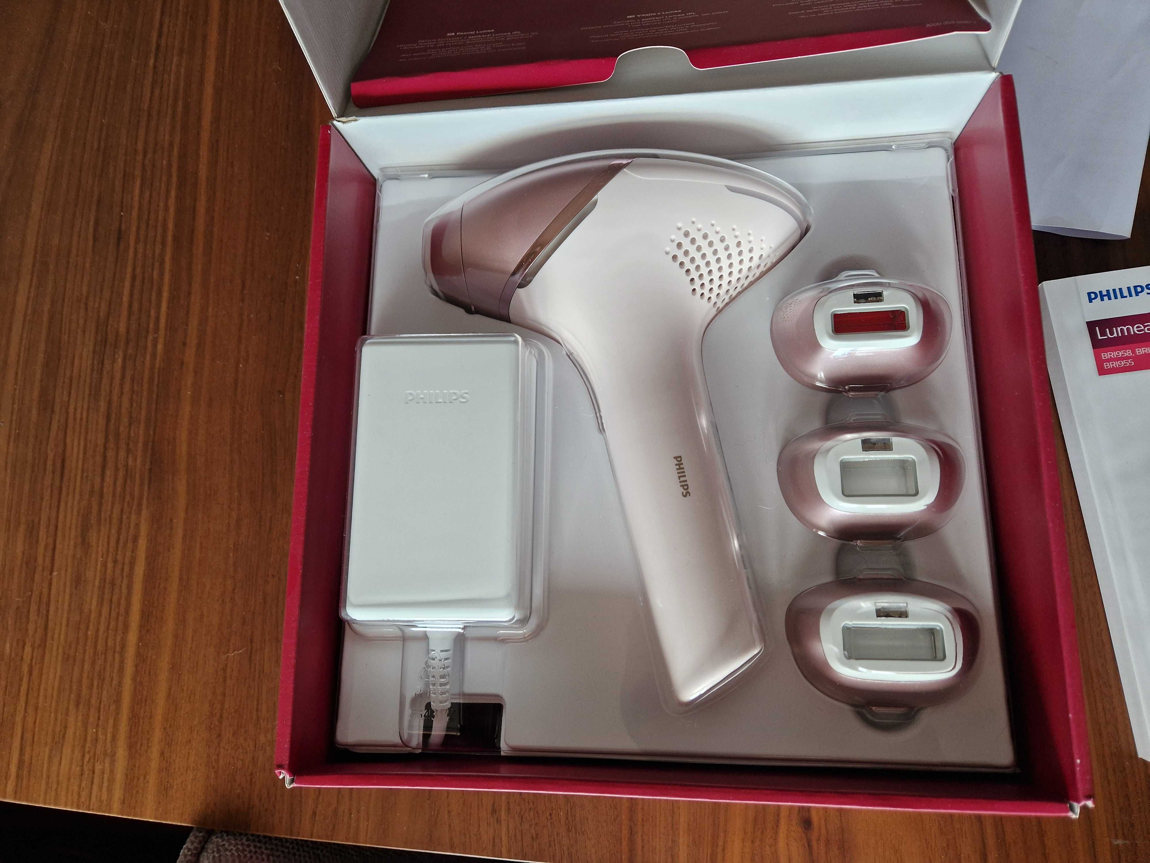 Фотоепилатор Philips Lumea 9000 BRI958/00