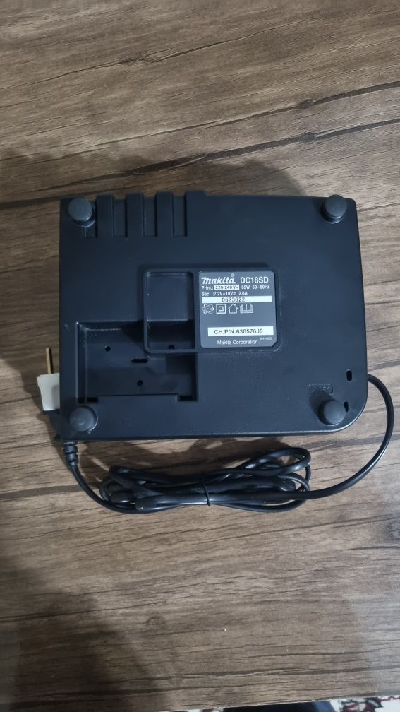 Зарядное  MAKITA DC18SD и DC18RC