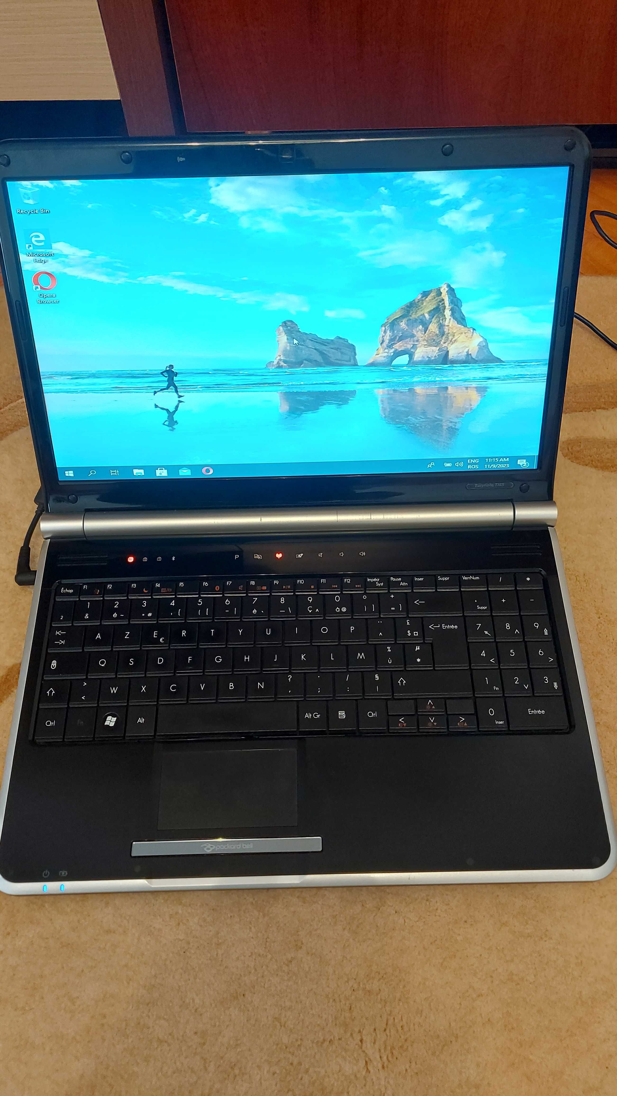 Laptop Packard Bell Easynote TJ65 ,17 inch, frumos cu performante bune