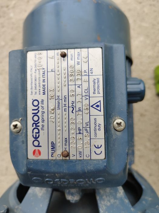 Se vând 2 pompe de apă