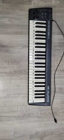 Продам MIDI клавиатуру