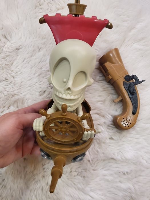 Игра Пиратските  приключения на Джони Черепа