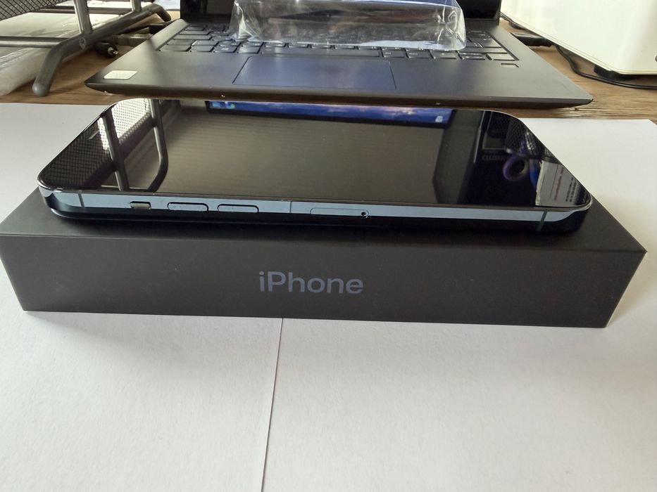 iPhone 12 Pro Max. Като Нов.Оригинален без ремонти и сменявани детайли