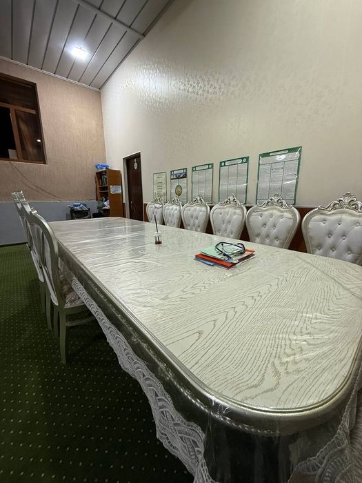 Стол стул сотилади. Холати аьло даражада Буюртма бн ясатганмиз.