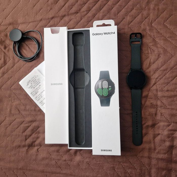 Нов часовник Samsung Watch 4 44mm с гаранция от Технополис