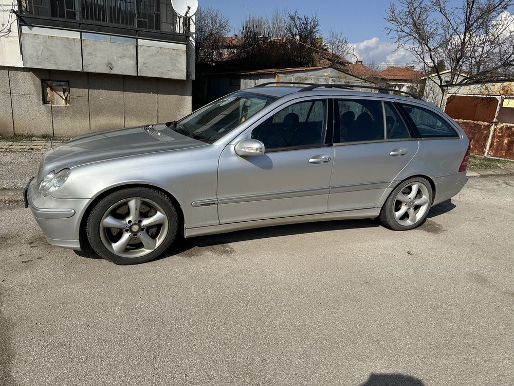 Mercedes C220 150кс