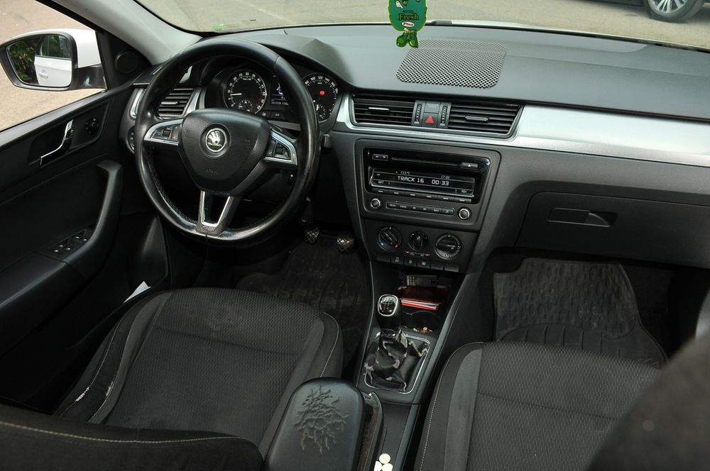 Vând Skoda Rapid