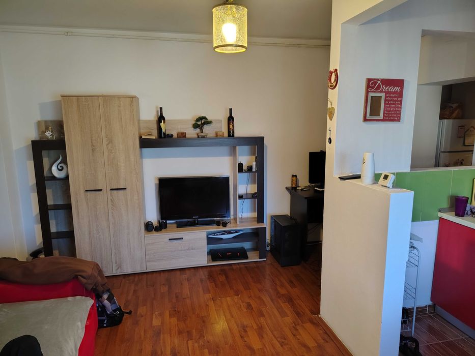 Vând apartament 2 cam la mansardă