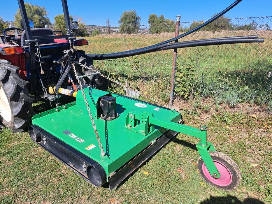 Vând tocător resturi vegetale, coceni