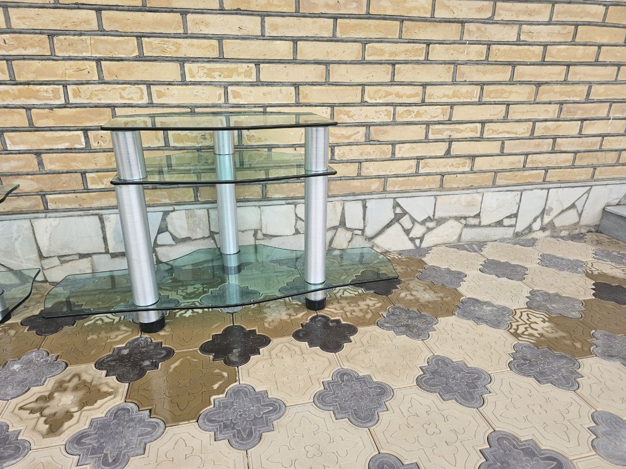 Televizor pastavkalari sotiladi