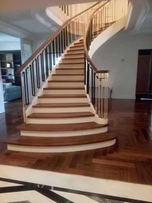 Лестница Наверх Внутри Дома Ступеньки Деревянная Баспалдақ Ағаш