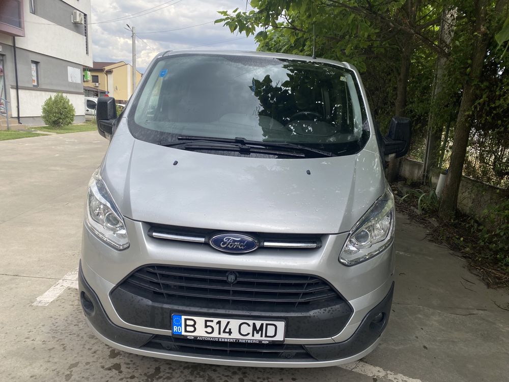 Închiriez auto 8+1 locuri Ford Tranzit Custom 2016