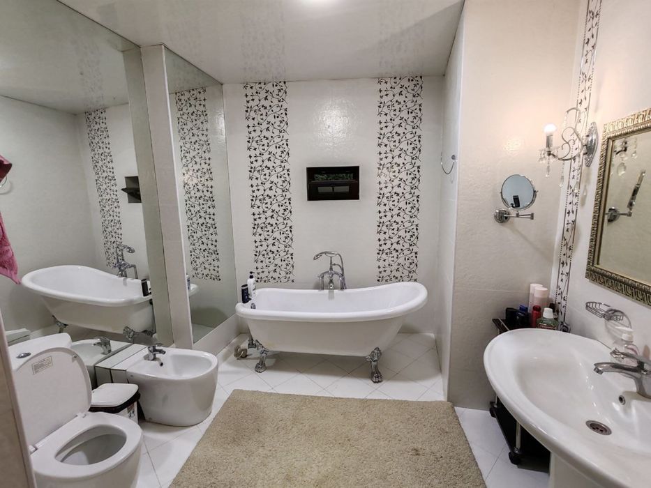 ДАРХАН в Центре Города Хамида Алимджана 5-Соток 7-Комнат