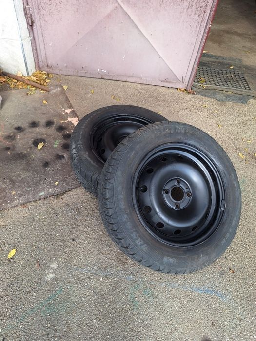 Roti de otel si cauciucuri de iarna si carlig Logan