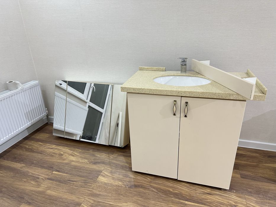 Шкаф с раковиной продам срочно