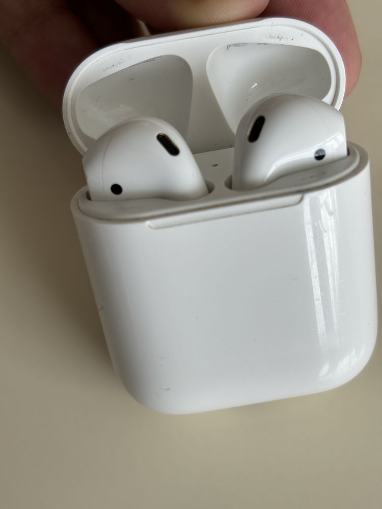 Airpods 1 + чехол в подарок