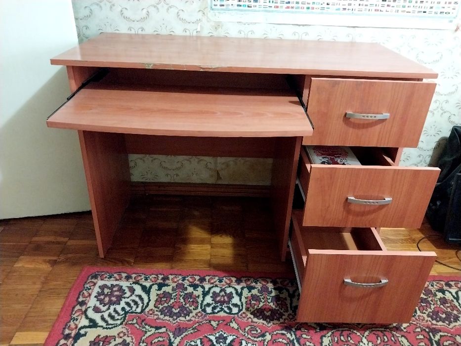 Стол компьютерный , письменный