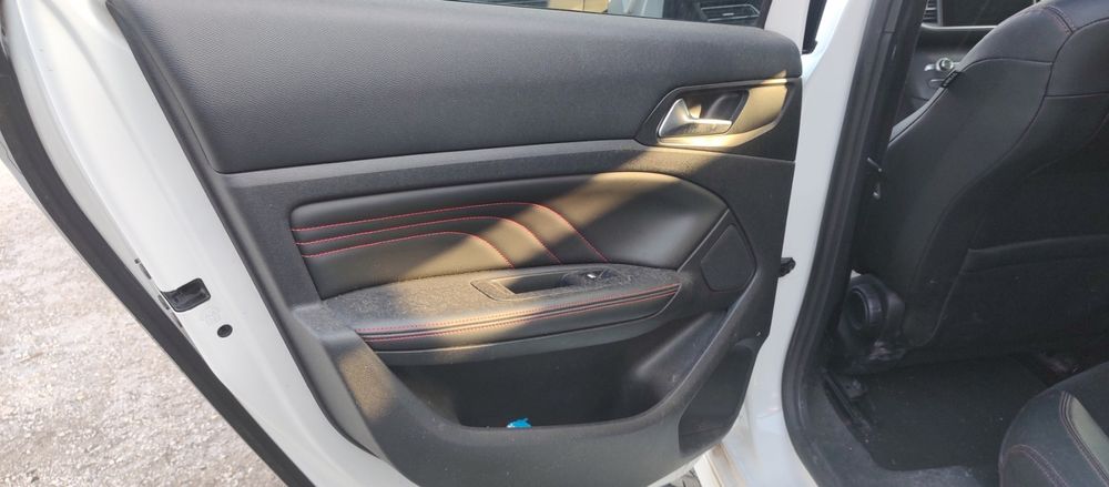 Продавам GT LINE Седалки Салон Peugeot 308 gt Line