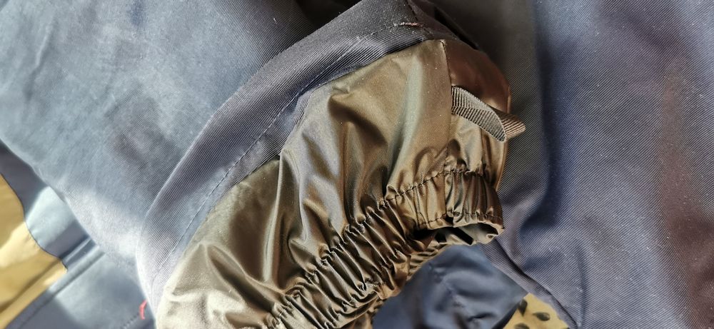 Salopeta /combinezon ski Decathlon, 8 ani