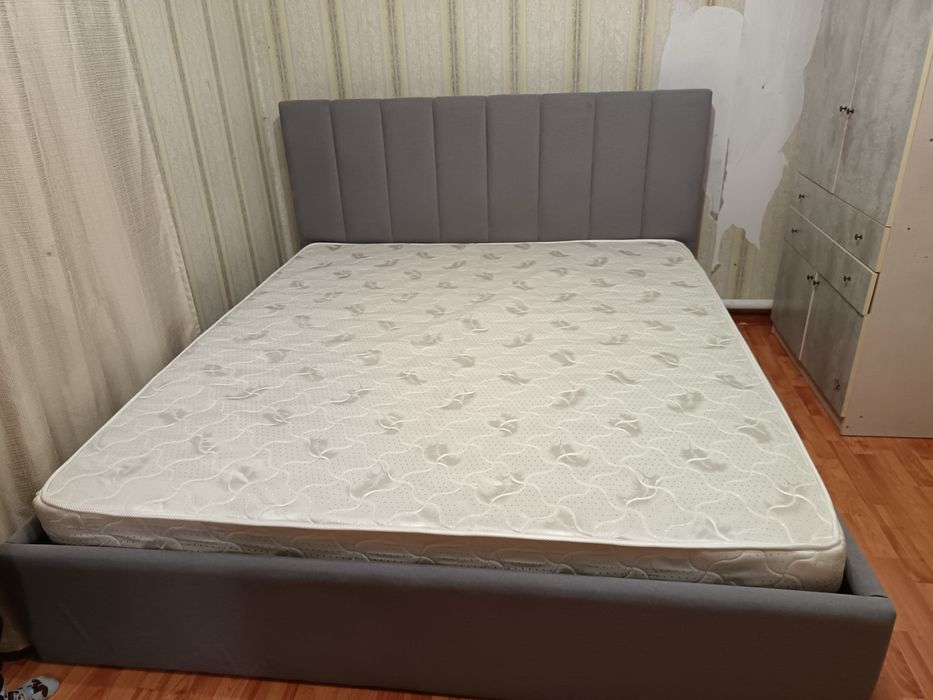 Кровать с подъёмным механизмом