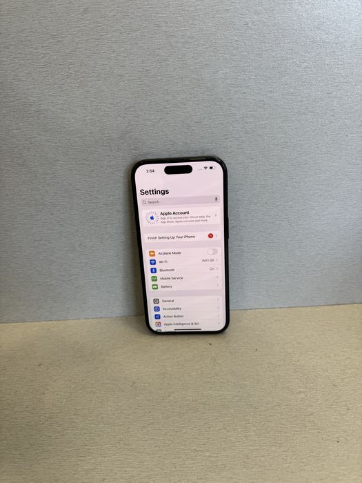 Продавам отличен iPhone 16 56 цикъла