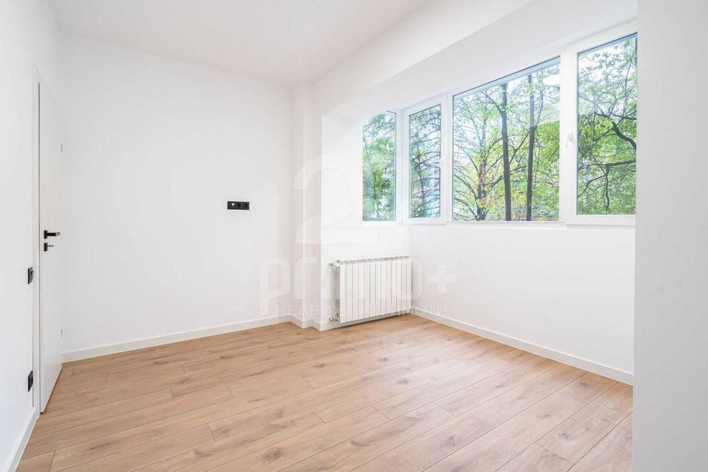 Продава се Тристаен апартамент в София, Борово - 70 кв.м за 3986 €/кв.м - Снимка #14