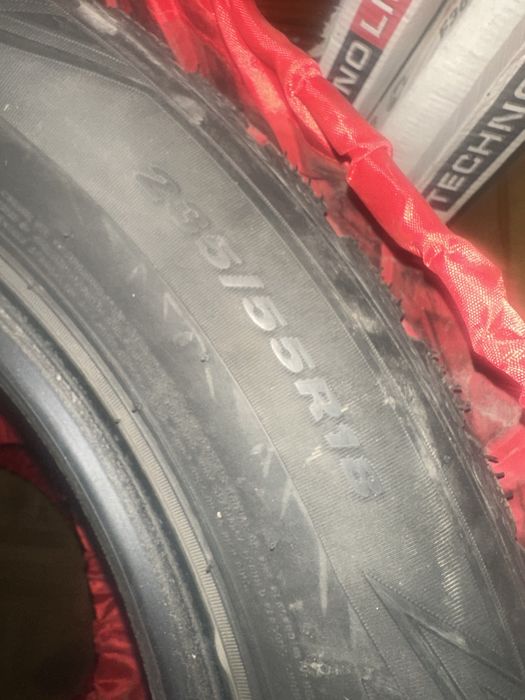 Резина зимняя  в хорошем состояние 18