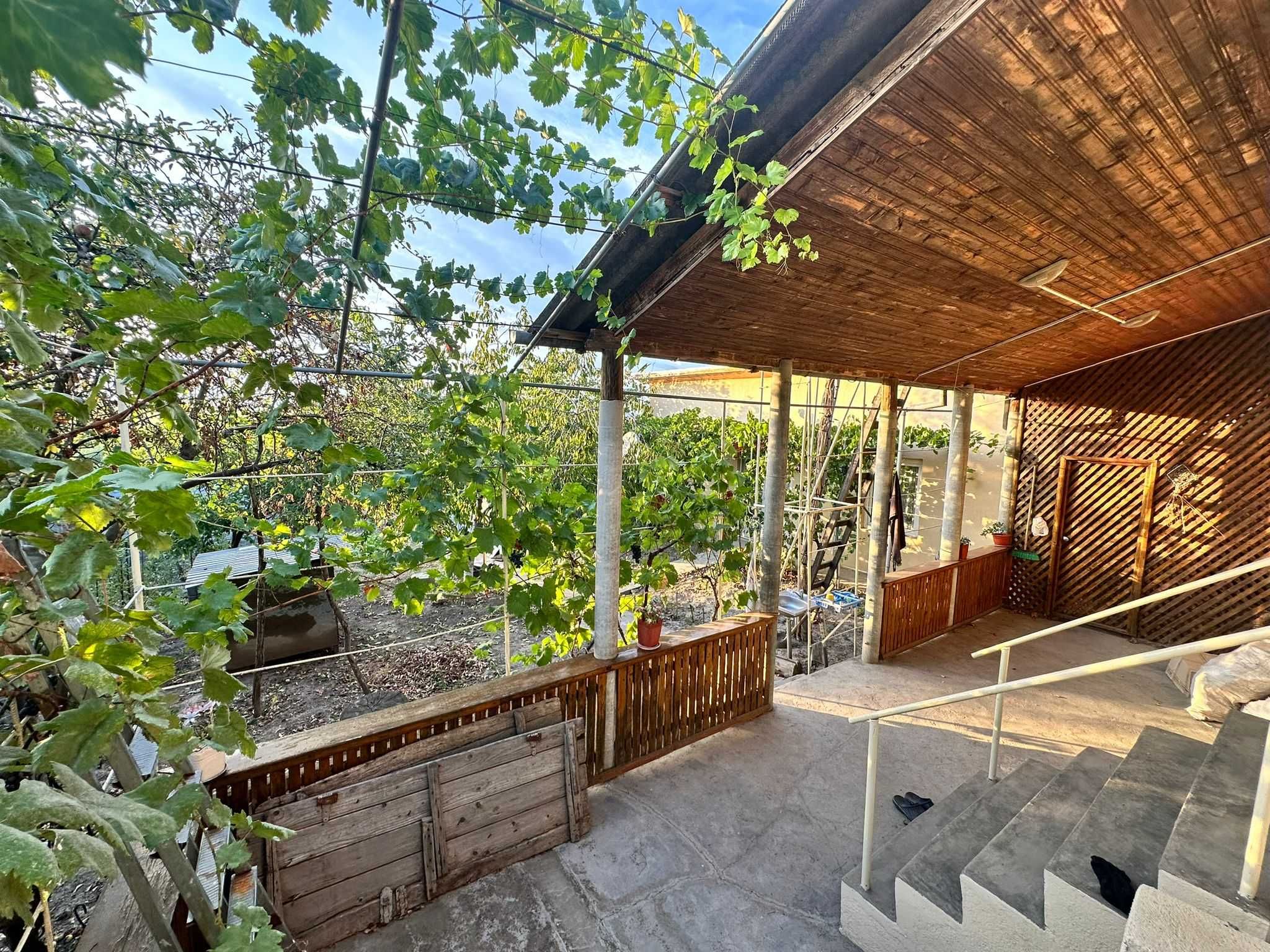 Vand Casa cu teren 1900m2 localitatea Carcaliu