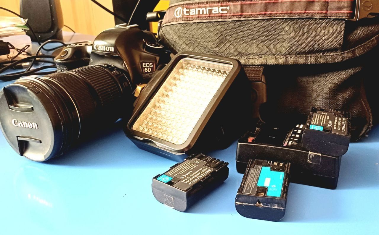 Canon 6D sotiladi. Narxi 8mln. Sroshni sotiladi