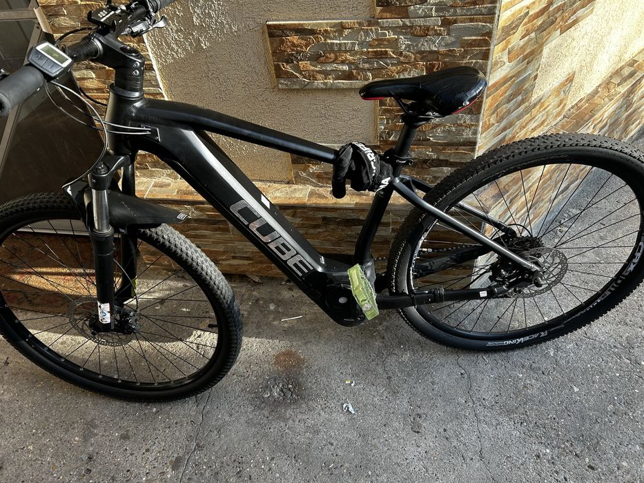 Bicicletă electrică Cube performance one
