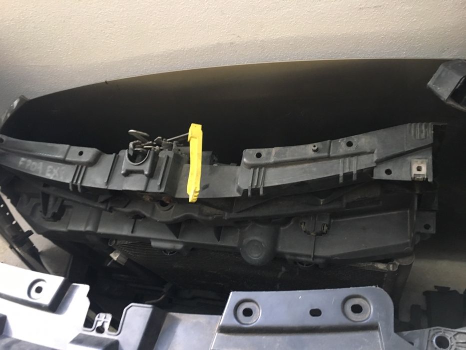 Fata completa citroen C3 picasso.capota,bara,aripa,far,trager,radiator