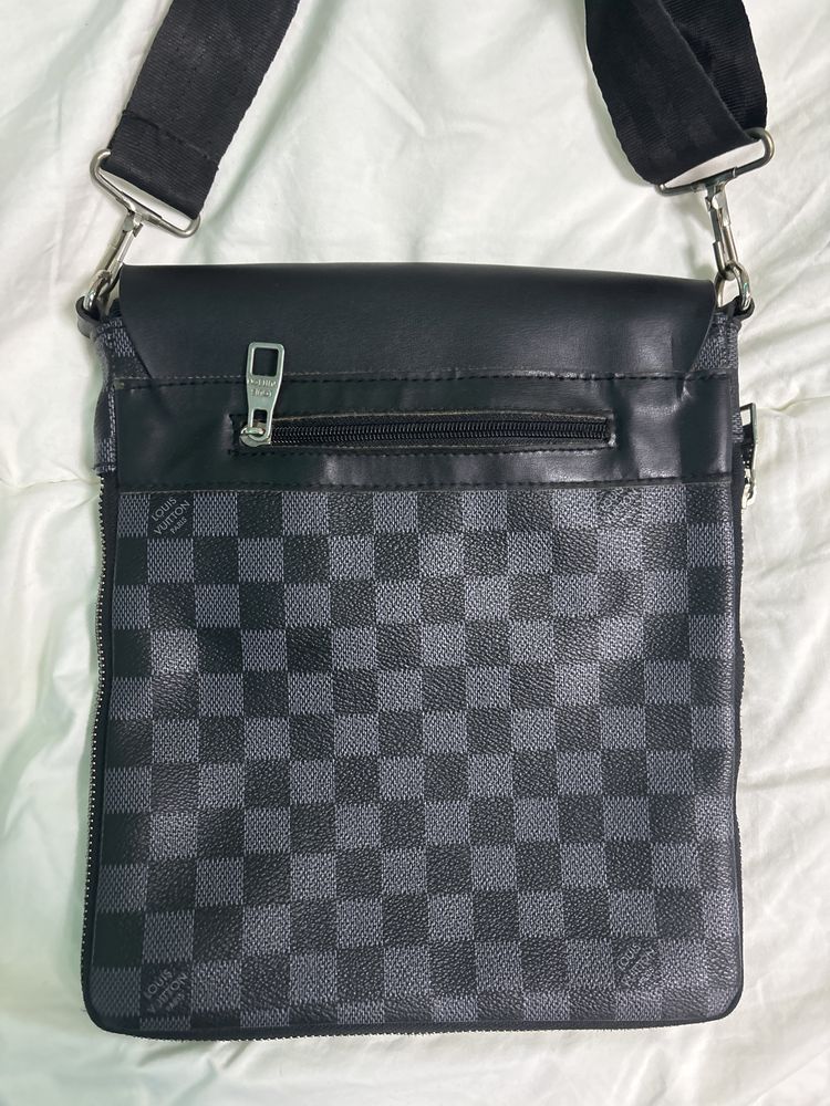 Vand geanta louis vuitton de piele