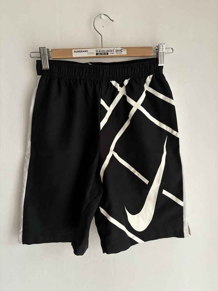 Късни панталонки на Nike и Adidas