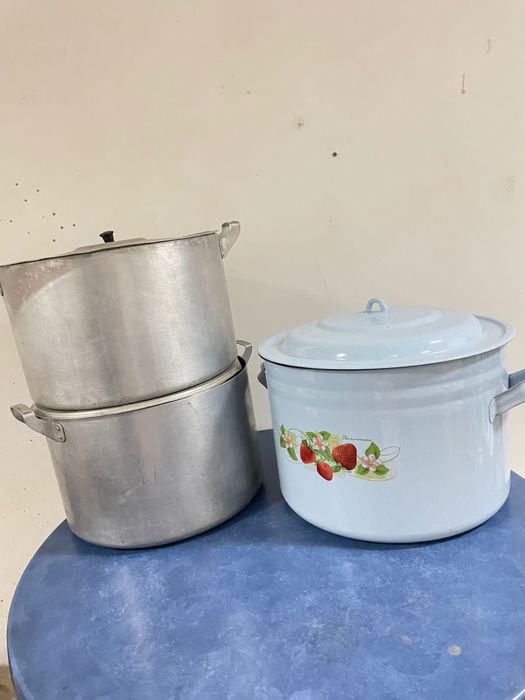 Продам кастрюли