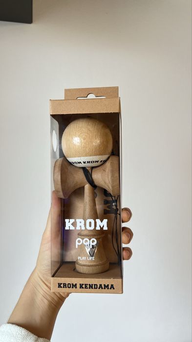 Kendama Krom Pop lol sticky naked