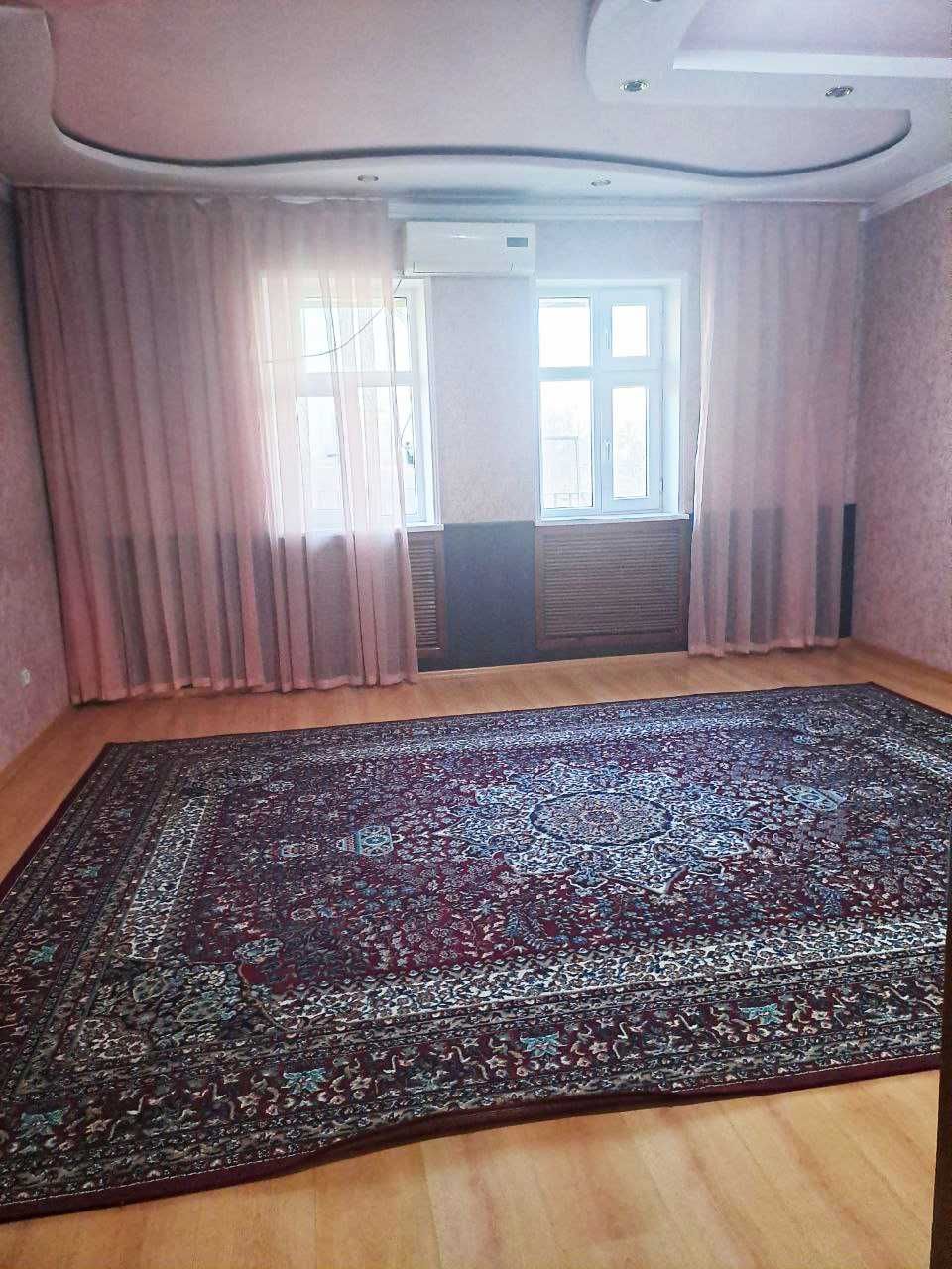 Массив Хадра, Ганга, Гофур Гулом метро ёнида кизларга без маклер