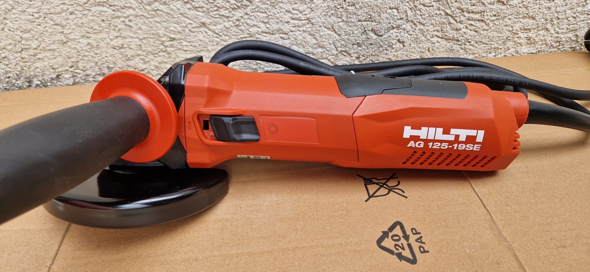 Hilti polizor de 1900 W cu variator