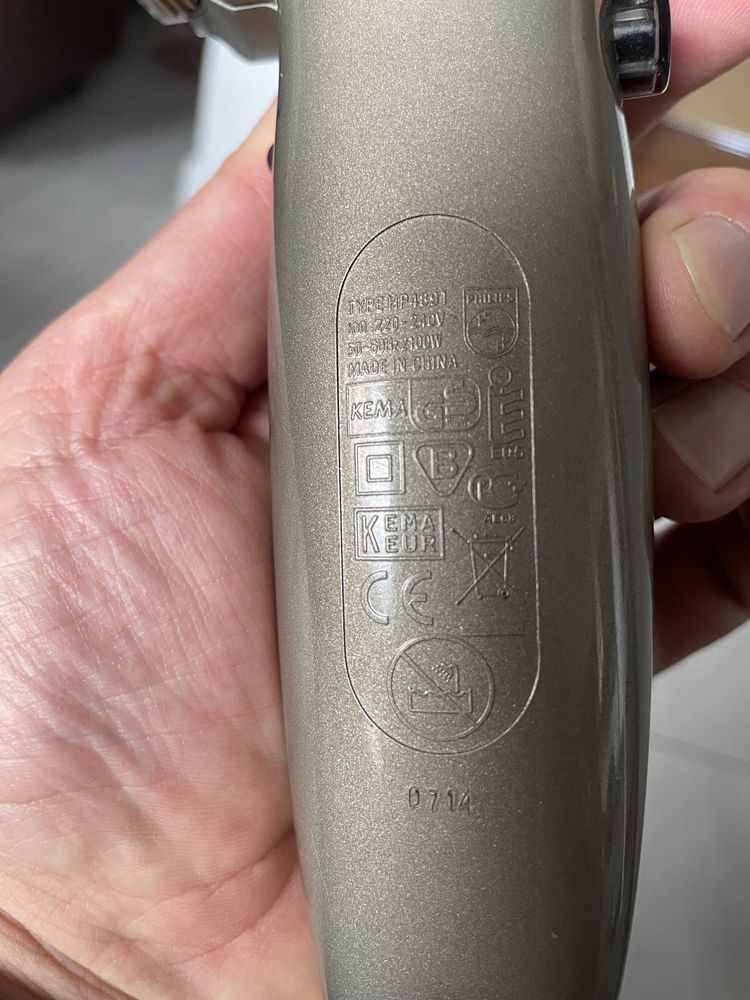 Сешоар-Philips Salon Pro HP-4891(с проблем)