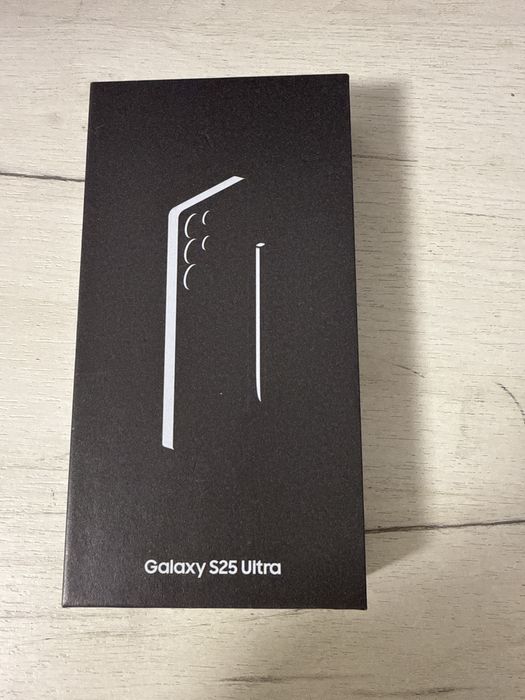 Samsung S25 Ultra 256Gb Full Box ca Nou 83 incarcari