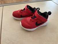 Pantofi sport Nike marimea 22