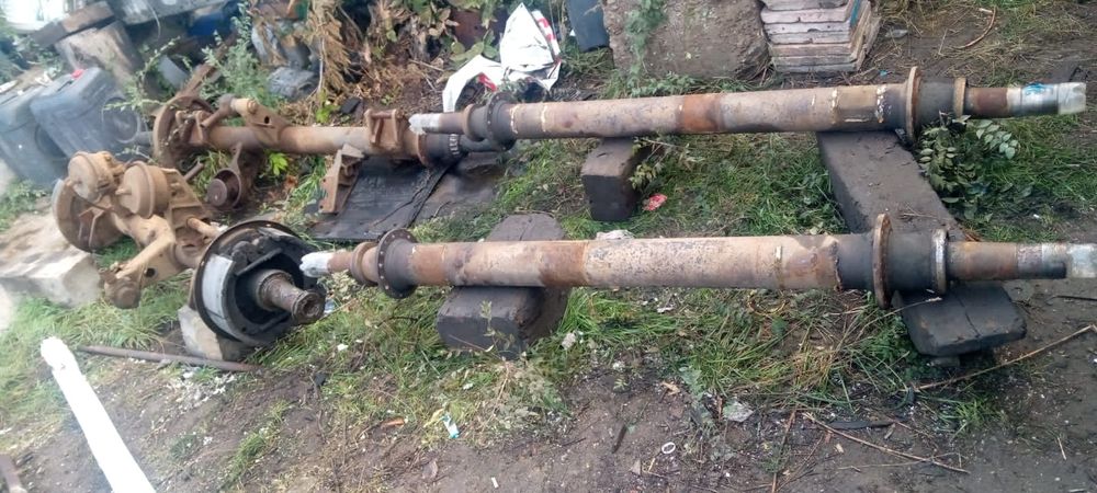 Продам оси прицепа КамАЗ... барабаны