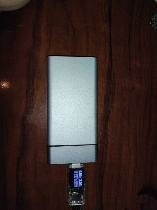 Продам power bank  10 000 mah