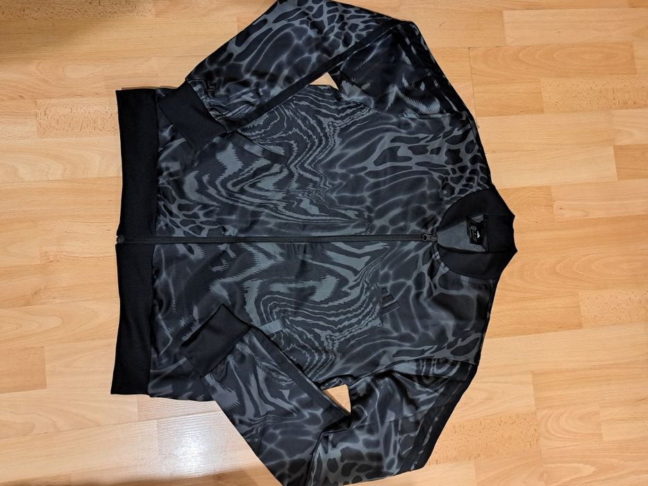 Чисто нов,дамски спортен екип"Adidas"