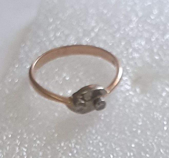 Колечко    бриллиантиком.