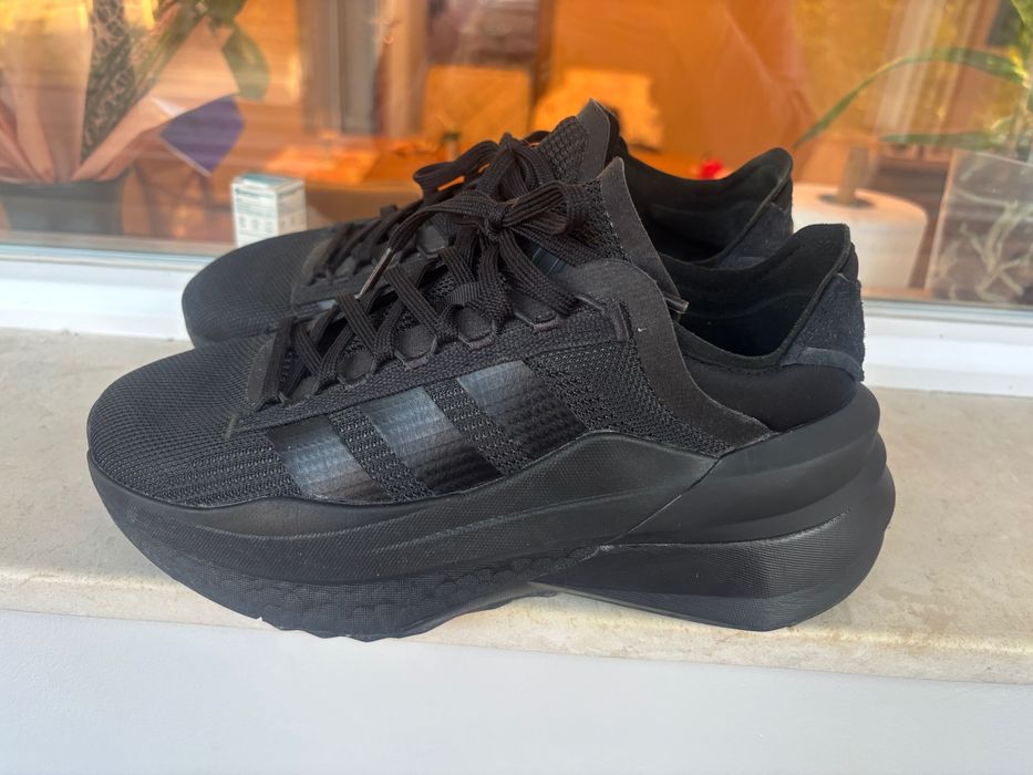 Маратонки Adidas avryn