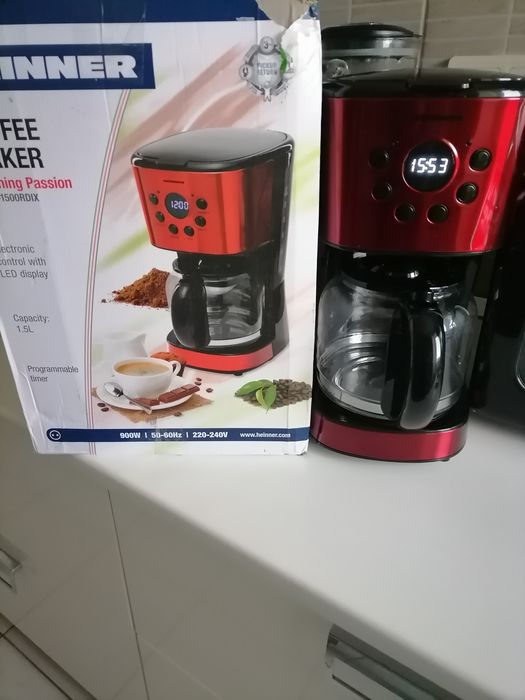 Vând cafetiera cu timer si  programare, noua la cutie.