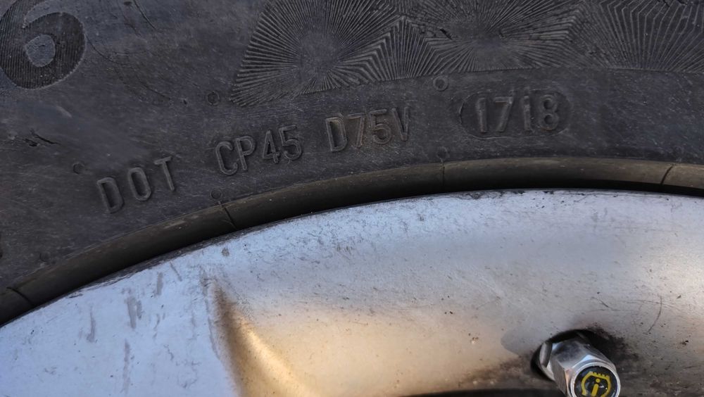 4Летни гуми Continental с алуминиеви джанти 235/60 R18 Hyundai Santafe