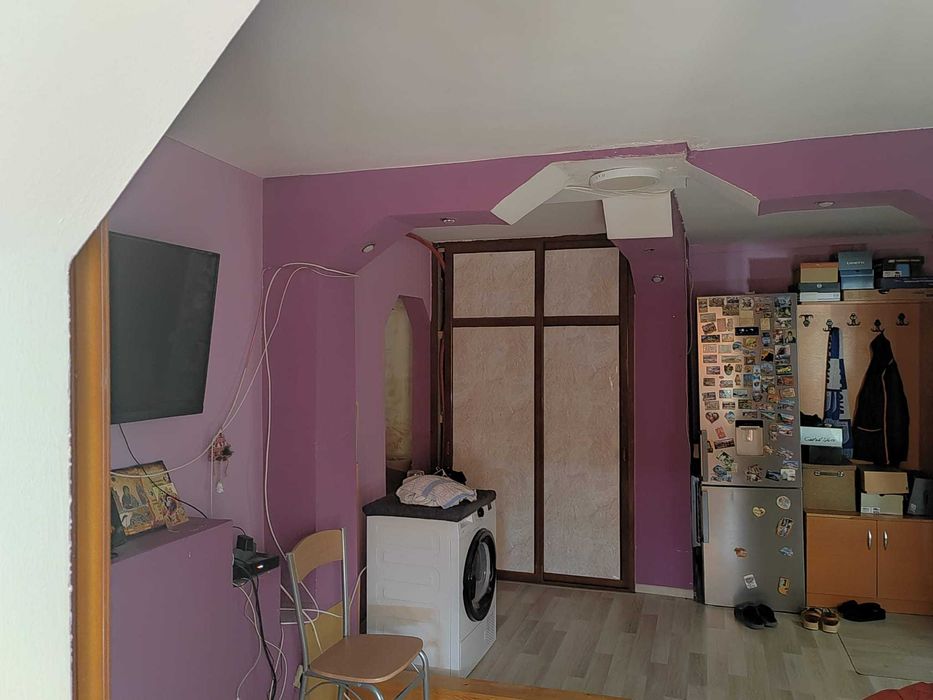 Apartament 3 camere + living preț șoc..și negociabil..