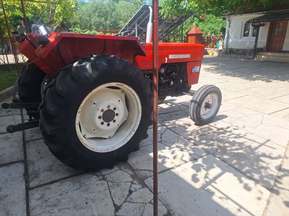 Vând Tractor Universal 445 Af:1995